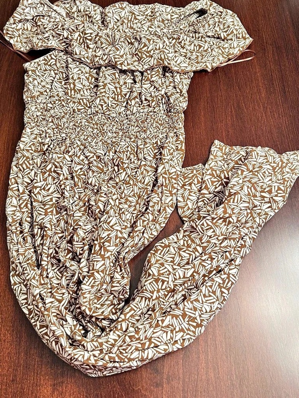 Old Navy Off-the-Shoulder maxi dress Brown & White Small